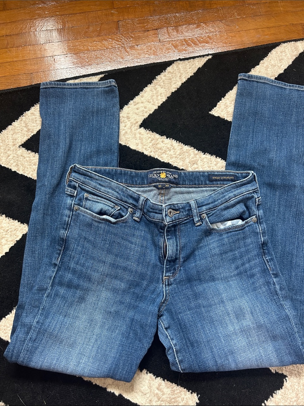 Lucky Brand Sweet Straight Jeans Women’s 10/30 Medium Wash Blue Denim  (007)